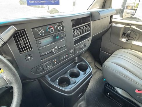 Used 2019 Chevrolet Express 3500 Extended w/ Power Convenience Package RWD image 7