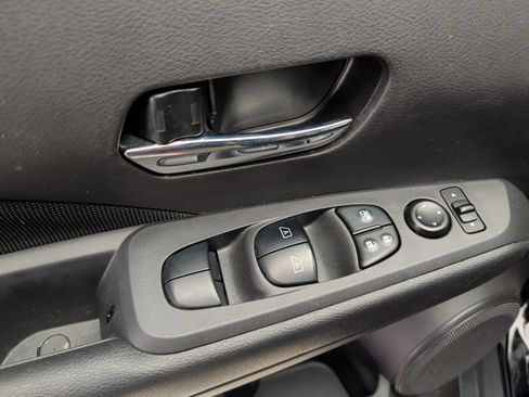Certified 2022 Nissan Kicks SV FWD image 15