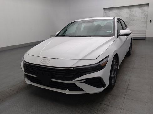 Used 2025 Hyundai Elantra SEL FWD image 15