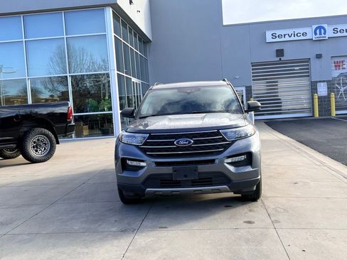 Used 2024 Ford Explorer XLT w/ Equipment Group 202A image 3