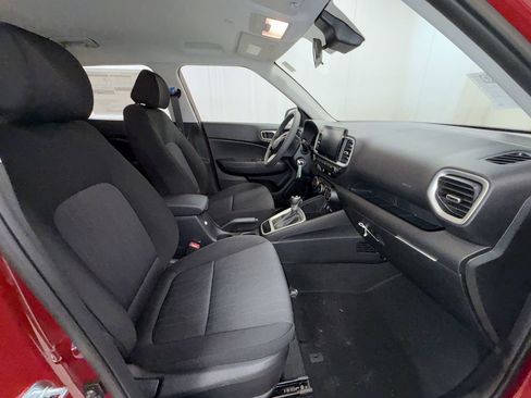 New 2026 Hyundai Venue SE image 5
