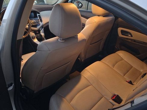 Used 2014 Chevrolet Cruze Diesel FWD image 12