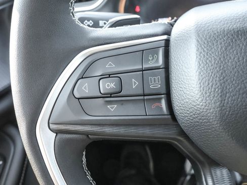 New 2025 Jeep Grand Cherokee Altitude image 24