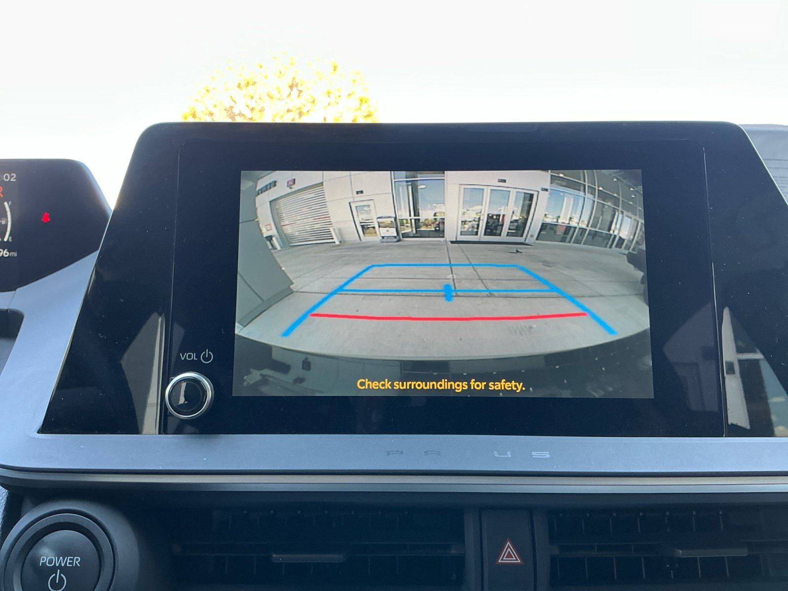 Certified 2025 Toyota Prius LE FWD image 27