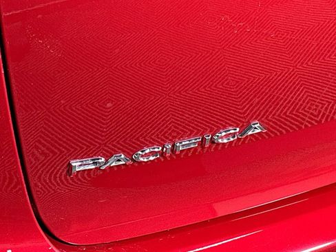 New 2026 Chrysler Pacifica Select AWD/4WD image 22