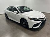 Used 2022 Toyota Camry SE image 2