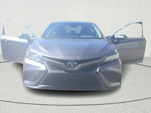 Used 2022 Toyota Camry SE FWD image 9