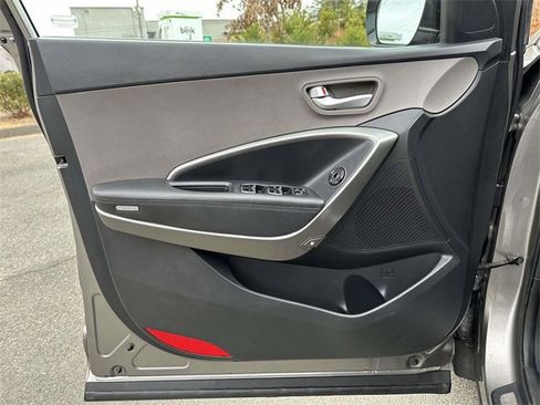 Used 2018 Hyundai Santa Fe Sport image 18