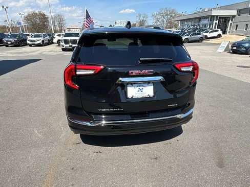 Used 2023 GMC Terrain Denali w/ Denali Premium Package AWD/4WD image 6