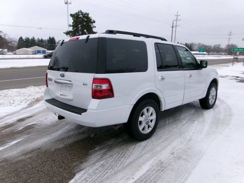 Used 2010 Ford Expedition XLT image 4