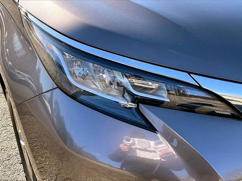 Used 2022 Toyota Sienna LE image 28
