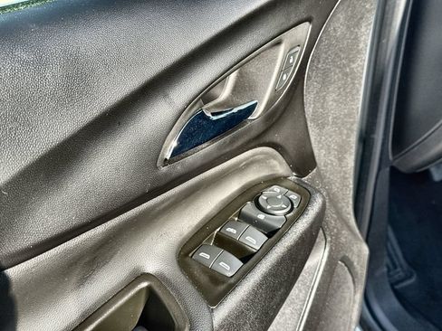 Used 2023 Chevrolet Equinox LT AWD/4WD image 13