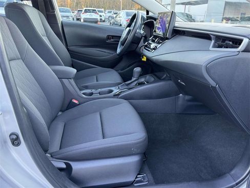 Used 2025 Toyota Corolla LE image 13