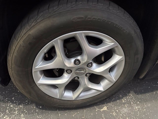 Used 2017 Chrysler Pacifica Touring-L Plus w/ Advanced Safetytec Group FWD image 9