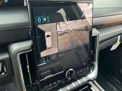 Used 2026 GMC Yukon XL Denali w/ Sun & Power Step Package image 15