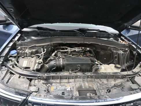 Used 2021 Ford Explorer XLT w/ Equipment Group 202A AWD/4WD image 12