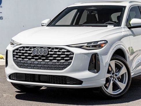 Certified 2025 Audi Q5 Premium w/ Premium Plus AWD/4WD image 2