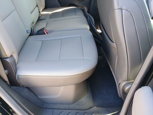 Used 2025 Chevrolet Colorado ZR2 image 19