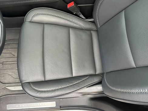 Used 2025 GMC Yukon Denali w/ Denali Reserve Package image 12