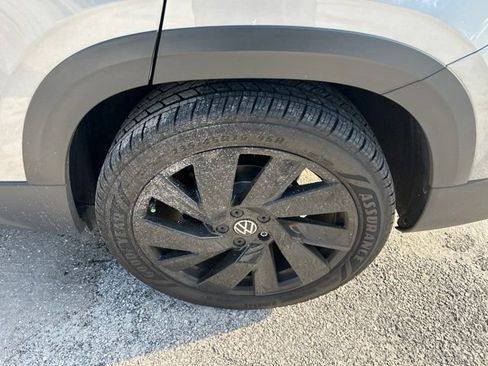 Used 2024 Volkswagen Taos SEL AWD/4WD image 21