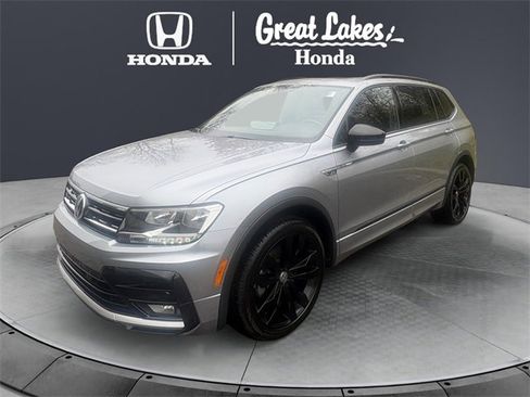 Used 2021 Volkswagen Tiguan SE R-Line image 2