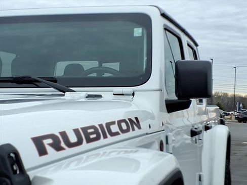 Used 2023 Jeep Gladiator Rubicon w/ Cold Weather Group image 34