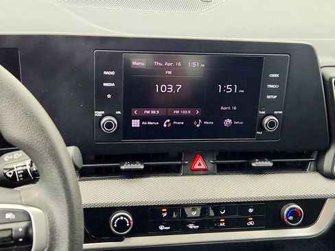 Used 2024 Kia Sportage LX image 16