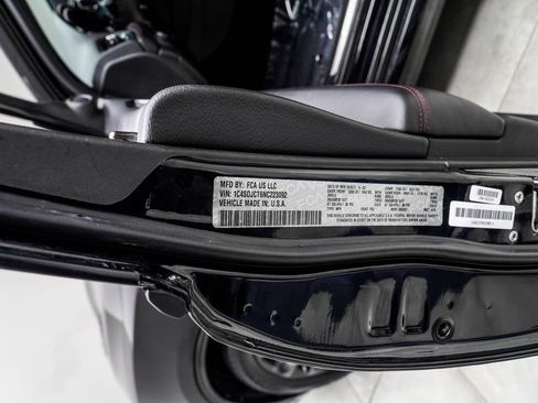 Used 2022 Dodge Durango R/T w/ Blacktop Package AWD/4WD image 41