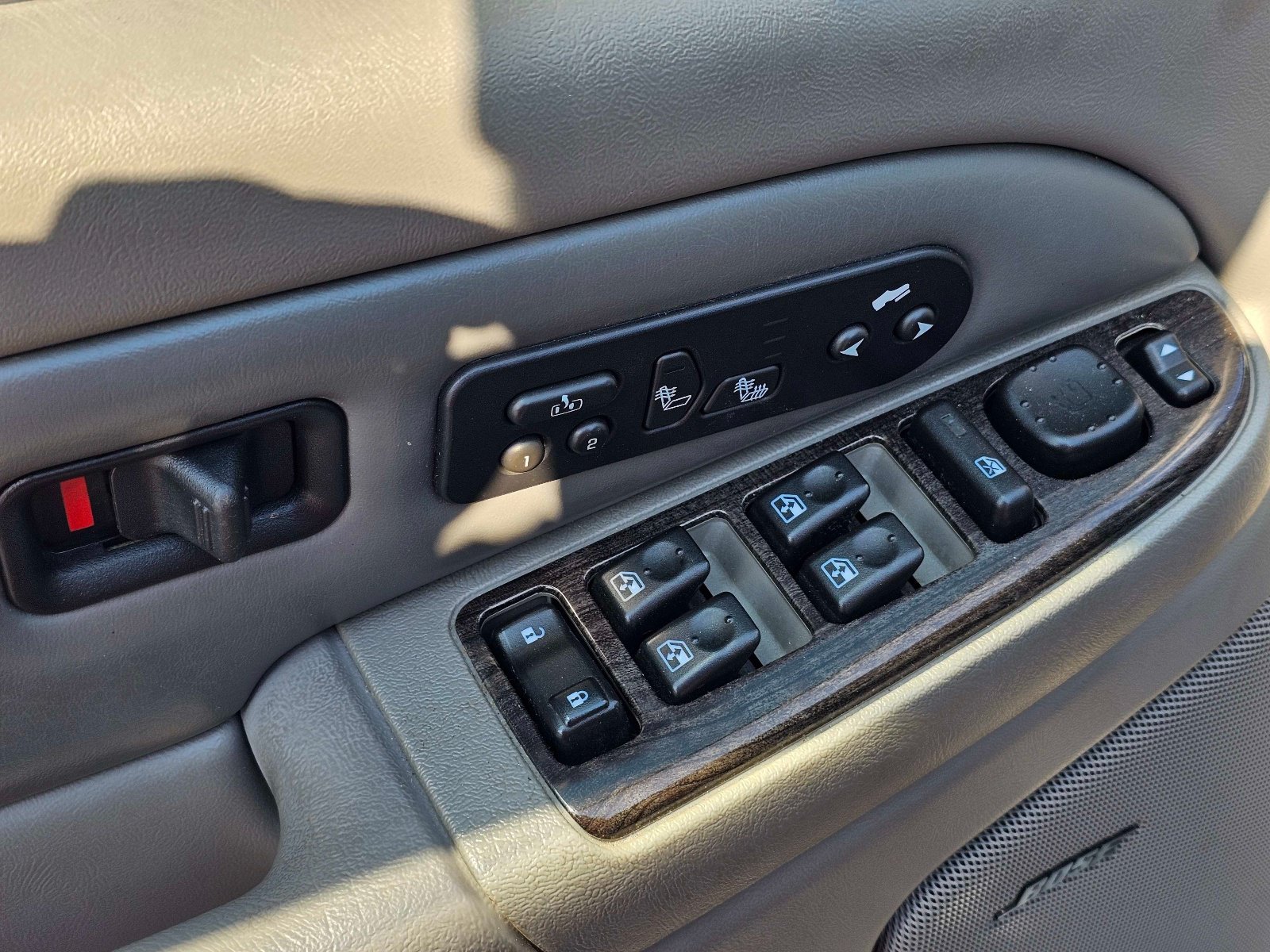 Used 2005 GMC Yukon Denali AWD/4WD image 15