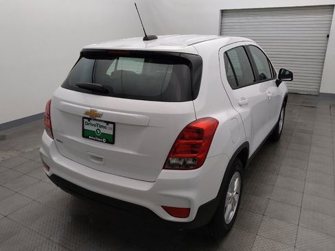 Used 2020 Chevrolet Trax LS w/ LPO, Cargo Package FWD image 7