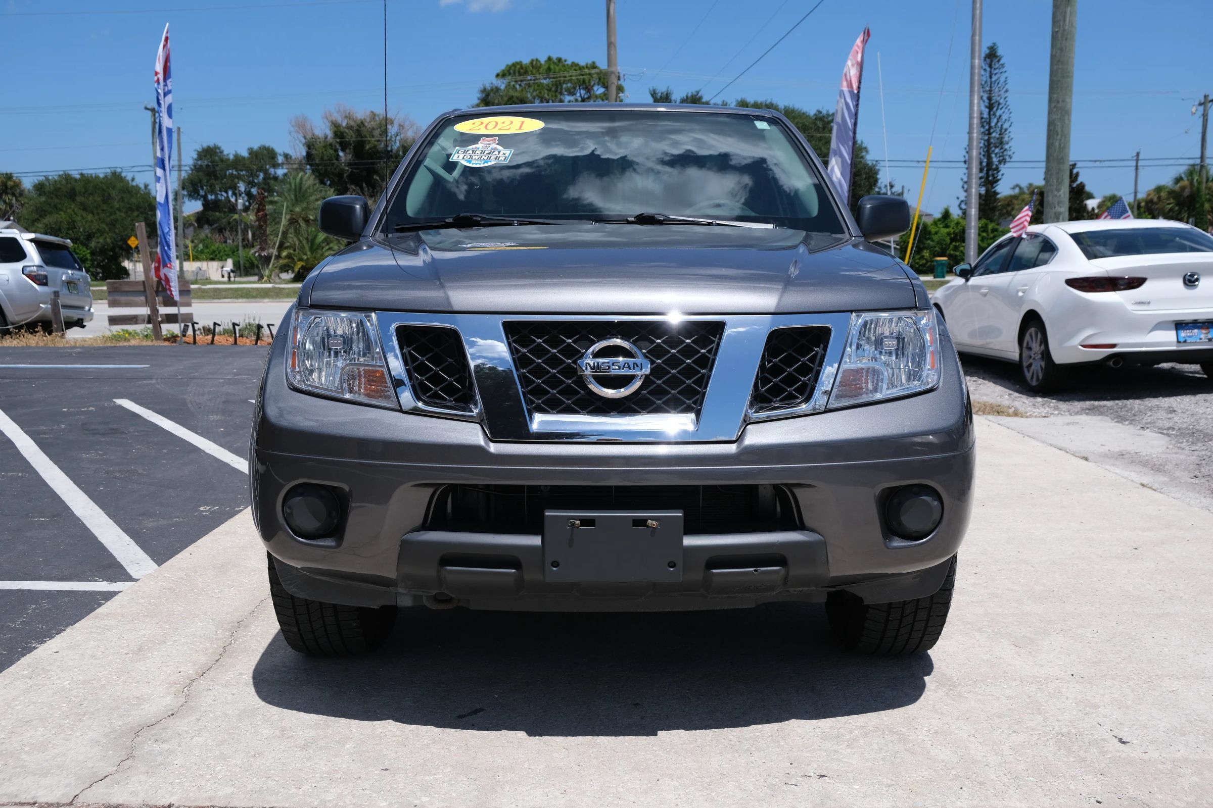Used 2021 Nissan Frontier SV AWD/4WD image 2