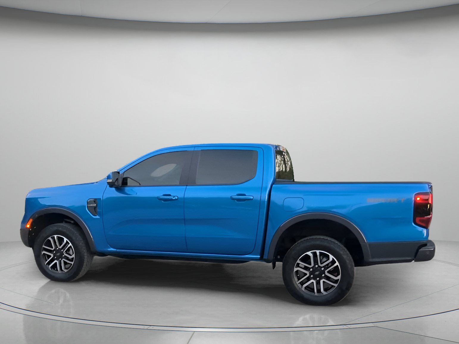 Certified 2024 Ford Ranger Lariat w/ Trailer Tow Package RWD image 19