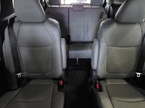 New 2026 Toyota Sienna XLE image 32
