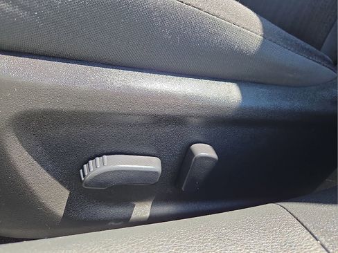 Used 2025 Nissan Altima 2.5 SV FWD image 15