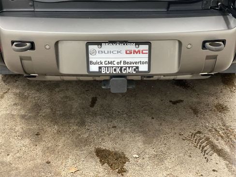 Used 2023 Land Rover Defender 130 X-Dynamic SE image 30