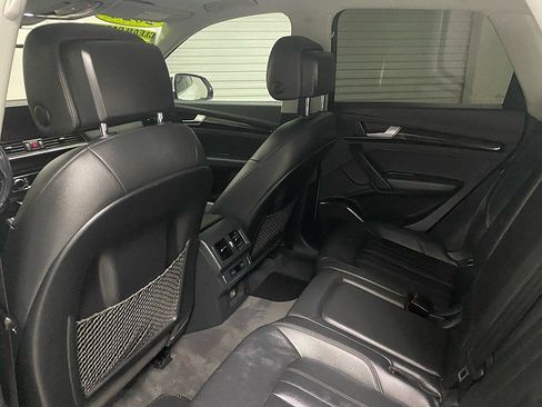 Used 2020 Audi Q5 2.0T Premium image 11