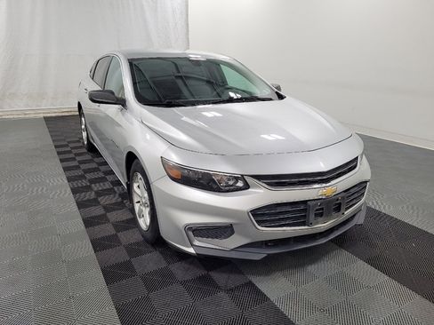 Used 2017 Chevrolet Malibu LS FWD image 13