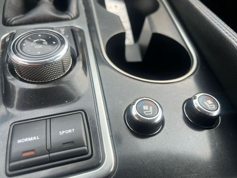 Used 2018 Nissan Maxima SR FWD image 22