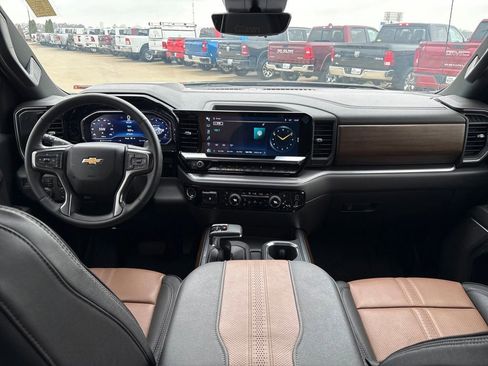 Used 2023 Chevrolet Silverado 1500 High Country w/ High Country Premium Package image 16