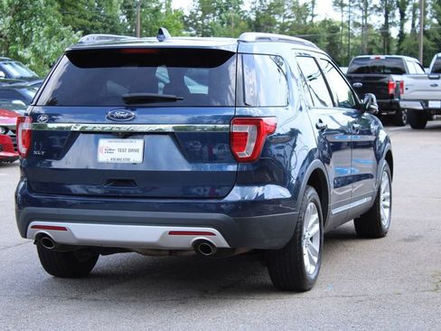 Used 2017 Ford Explorer XLT w/ Equipment Group 202A FWD image 8