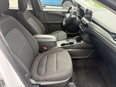 Used 2023 Ford Escape Active FWD image 3
