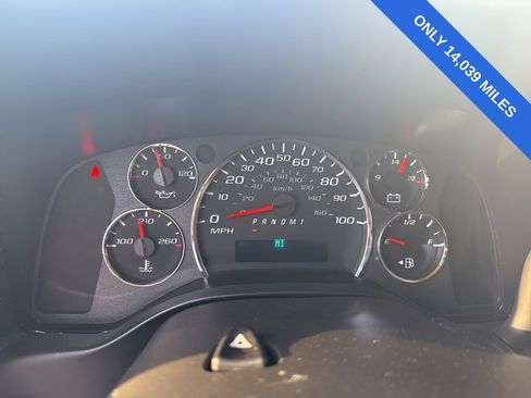 Used 2023 Chevrolet Express 2500 w/ Driver Convenience Package RWD image 20