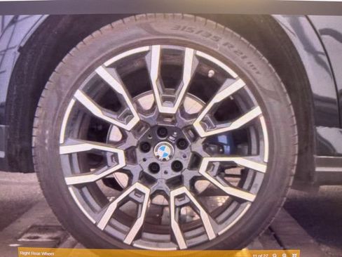 Used 2024 BMW X6 xDrive40i w/ Executive Package image 11