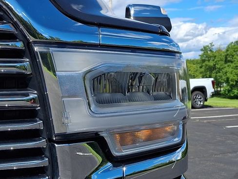 Used 2022 RAM 2500 Laramie AWD/4WD image 9