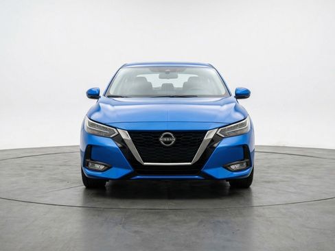 Used 2025 Nissan Sentra SV image 2