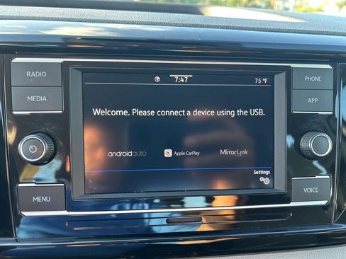 Used 2022 Volkswagen Taos S image 12