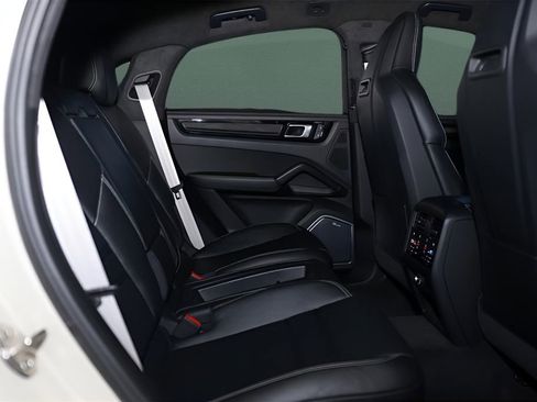 Used 2023 Porsche Cayenne Turbo GT image 16