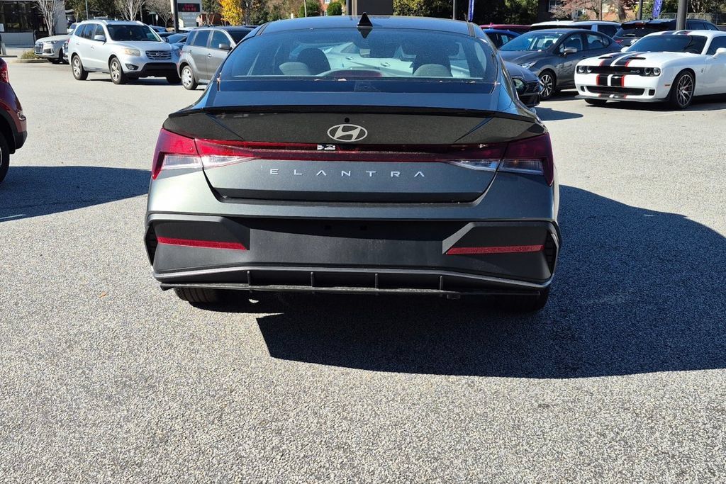New 2026 Hyundai Elantra SEL Sport FWD image 6
