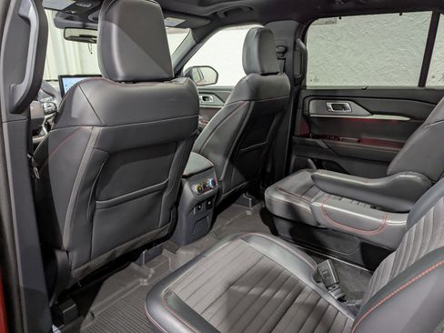 Used 2025 Ford Explorer ST-Line w/ Premium Package image 12