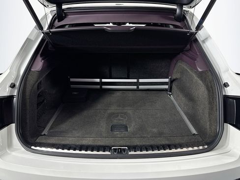 Used 2018 Bentley Bentayga image 23